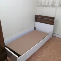 تخت نوجوان|تخت و سرویس خواب|شاهین‌شهر, عطار|دیوار