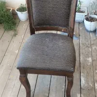 صندلی و آباژور