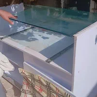 یک عدد ویترین ‌ و یک عدد گنجه