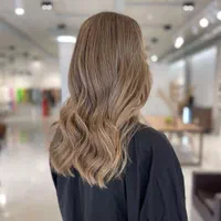نیازمند مدل رنگ و لایت مو توسط استاد|خدمات آرایشگری و زیبایی|شیراز, پودنک|دیوار