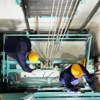 نصب ،سرویس و نگهداری ،و بازسازی انواع آسانسور