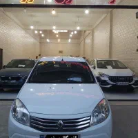 رنو ساندرو دنده‌ای