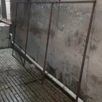 کلاف تابلو با پایه پرژاکتور.قوطی. آهن. بزرگ.