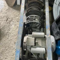 بالابر درحد نو سالم گیربکس برنجی با پایه و ناودانی