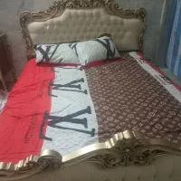 تخت دونفره با تشک به علت کمبود جا