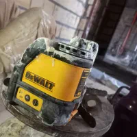 تراز لیزی دیوالت  اصلی سالم بشرط