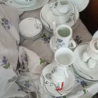 یکدست چینی همه چیز ست بخاطر کمبود جا بفروش میرسد