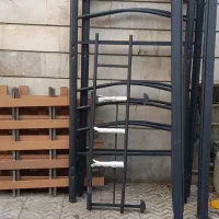 تخت خواب دوطبقه فلزی کاملا سالم باکفی عالی