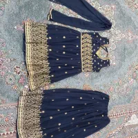 تعدادی‌ لباس مجلسی شلوار لی و کت و شلوار کفش داماد|لباس|اصفهان, دارک|دیوار
