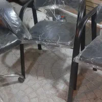 صندلی و تابلو نئون مرغ پرتئنی|فروشگاه و مغازه|تبریز, |دیوار