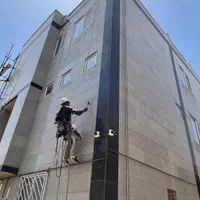 پیچ رولپلاک نما کار در ارتفاع راپل با طناب