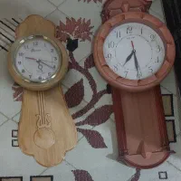 دوتا ساعت دیواری