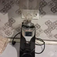 یک عدد دستگاه آسیاب