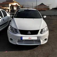 ساینا در حد مدل ۹۹ بیرنگ و بی ضربه