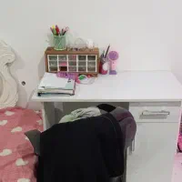 میز تحریر و صندلی