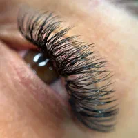 استخدام مژه کار