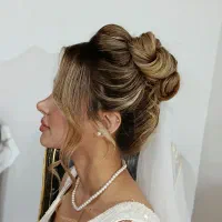 نیازمند دستیار فعال واسه شینیون مو