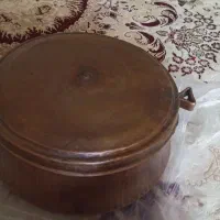 دو عدد قابلمه مسی باهم