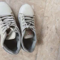 کتونی|کیف، کفش، کمربند|رشت, پیرکلاچای|دیوار