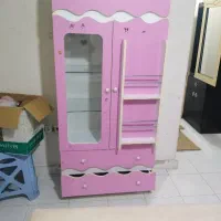 یک عدد کمد دخترانه سفیدصورتی