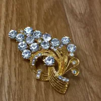 گل یخه طلایی نگیندار