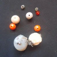 مقداری سکه قدیمی شاهی وسنگ ممهره کهنه به فروشی|کلکسیون سکه، تمبر، اسکناس|عطاملک, |دیوار