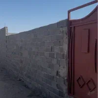 زمین  شش قصب ونیم دور دیوار بالا درب بزرگ