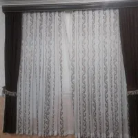 پرده پذیرایی با راف و یلان و پشت دری