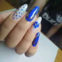 کاشت و ژلیش ناخن با طراحی خاص