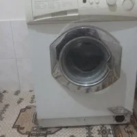 یک ماشین لباسشویی کارکرده