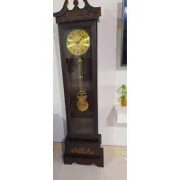 ساعت چوبی ایستاده