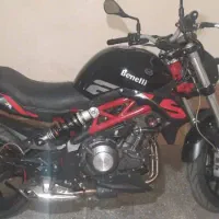 بنلی ۳۰۰ دو سیلندر