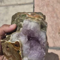 سنگ آمیتیست