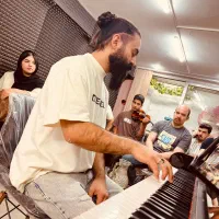 آموزش آواز و خوانندگی (کلاس گروهی)