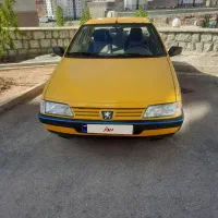 یک.  دستگاه. پژو تاکسی.