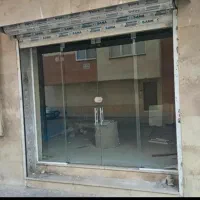 شیشه سکوریت هنوز نصب نشده