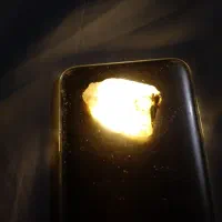 اولین سنگ سفید شب ها جلوی نور میده شبیه الماس و|جواهرات|سنندج, |دیوار