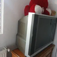 تلویزیون قدیمی کاملا سالم|تلویزیون و پروژکتور|پرند, فاز ۵|دیوار