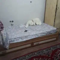 تخت یک نفره و مبل ۷ نفره سالم یکساله خریداری شده