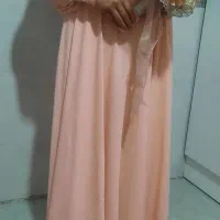 لباس مجلسی و دسته گل  عروس