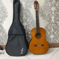 گیتار یاماها cs40 سایز 3/4 اصل اندونزی همراه کیس