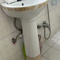 ۲ عدد روشویی سنگی به همراه یک سرویس آینه سالم