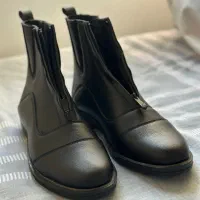 بوت چرم آکبند