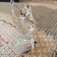 مجسمه کریستال نو