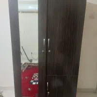 کمد سه درب بسیار تمیز با قفل و کلید