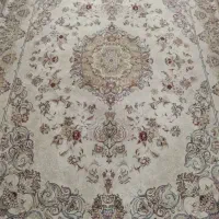 یک تخته فرش ۹ متری ۷۰۰ شانه