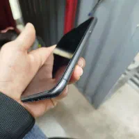 ایفون ۱۱ نرمال|موبایل|رباط‌کریم, رباط‌کریم|دیوار