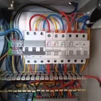 برق کشی ساختمان و برق صنعتی