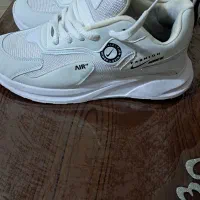 کتانی سفید فقط پانصد هزار تومان|کیف، کفش، کمربند|رشت, بوسار|دیوار