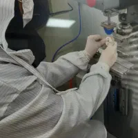 اپراتور دستگاه تزریق پلاستیک
